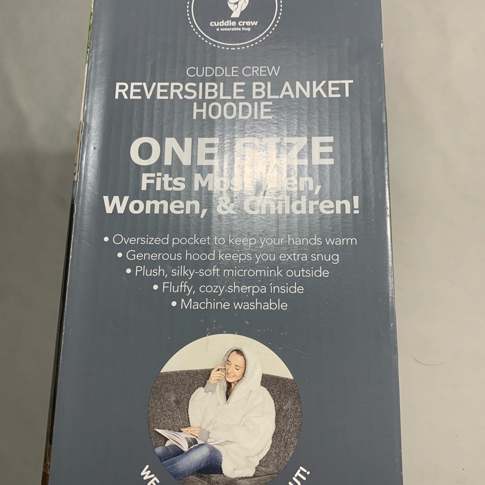 Cuddle crew reversible blanket - Picture 5 of 5